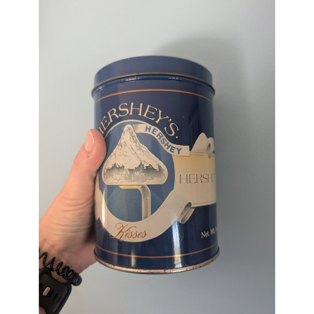 Vintage 1989 Hershey's Kisses Lamppost Story Tin 4.25" Round Metal Container